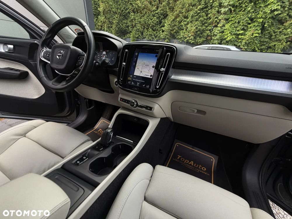 Volvo XC 40 D4 AWD Geartronic Momentum - 16