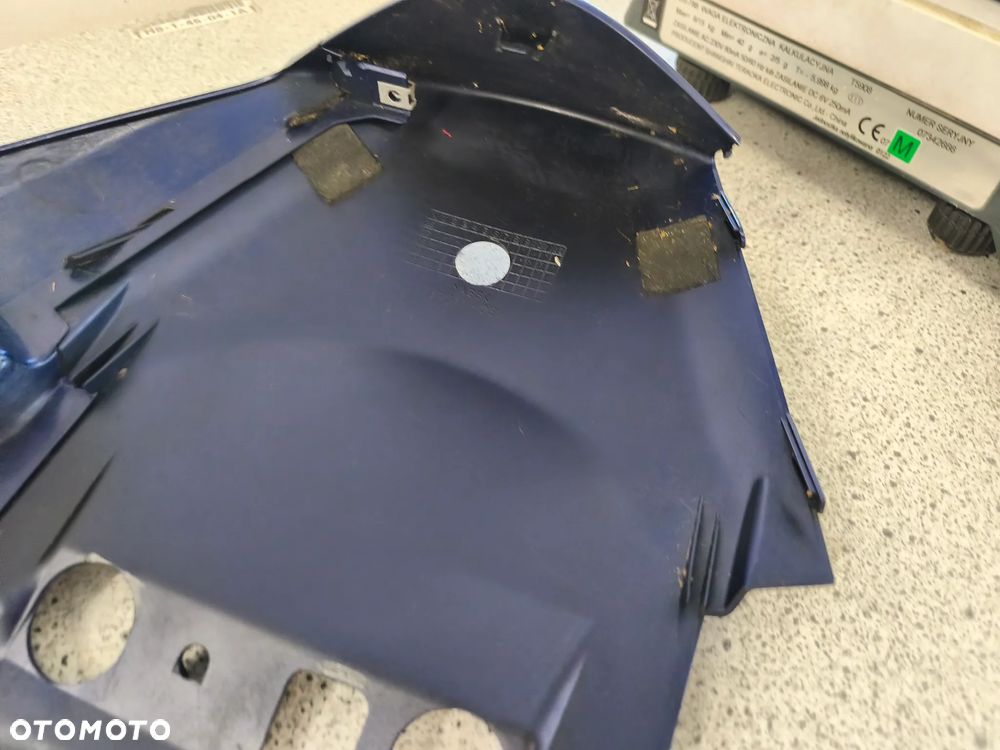 Owiewka, osłona, bok, boczek, zadupek ogon, łącznik zadupka Suzuki Burgman 125 - 21