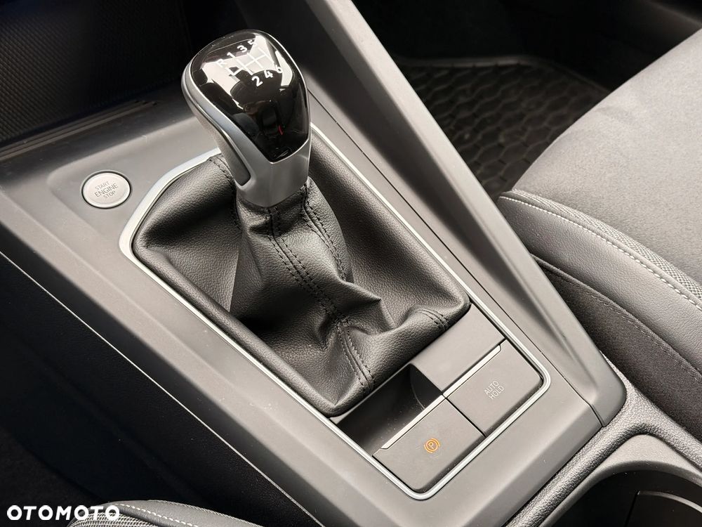 Volkswagen Golf 1.5 TSI Special Edition - 25