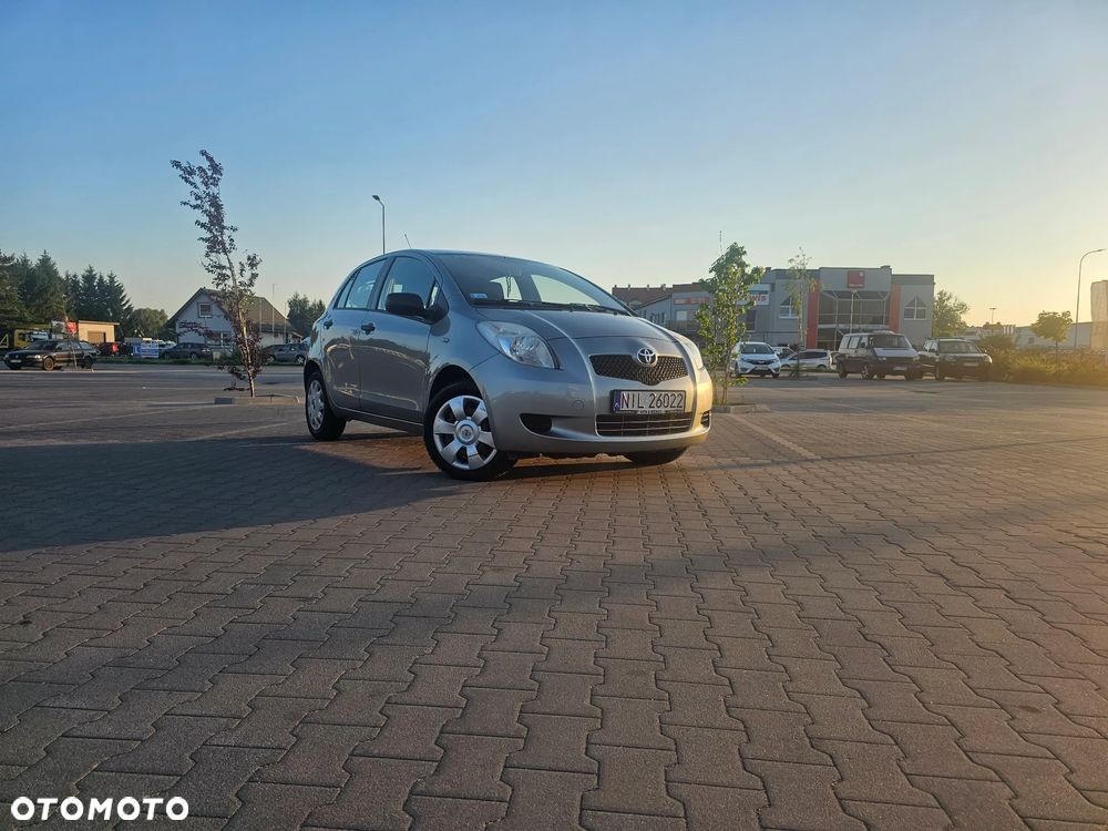 Toyota Yaris 1.3 Luna A/C - 1