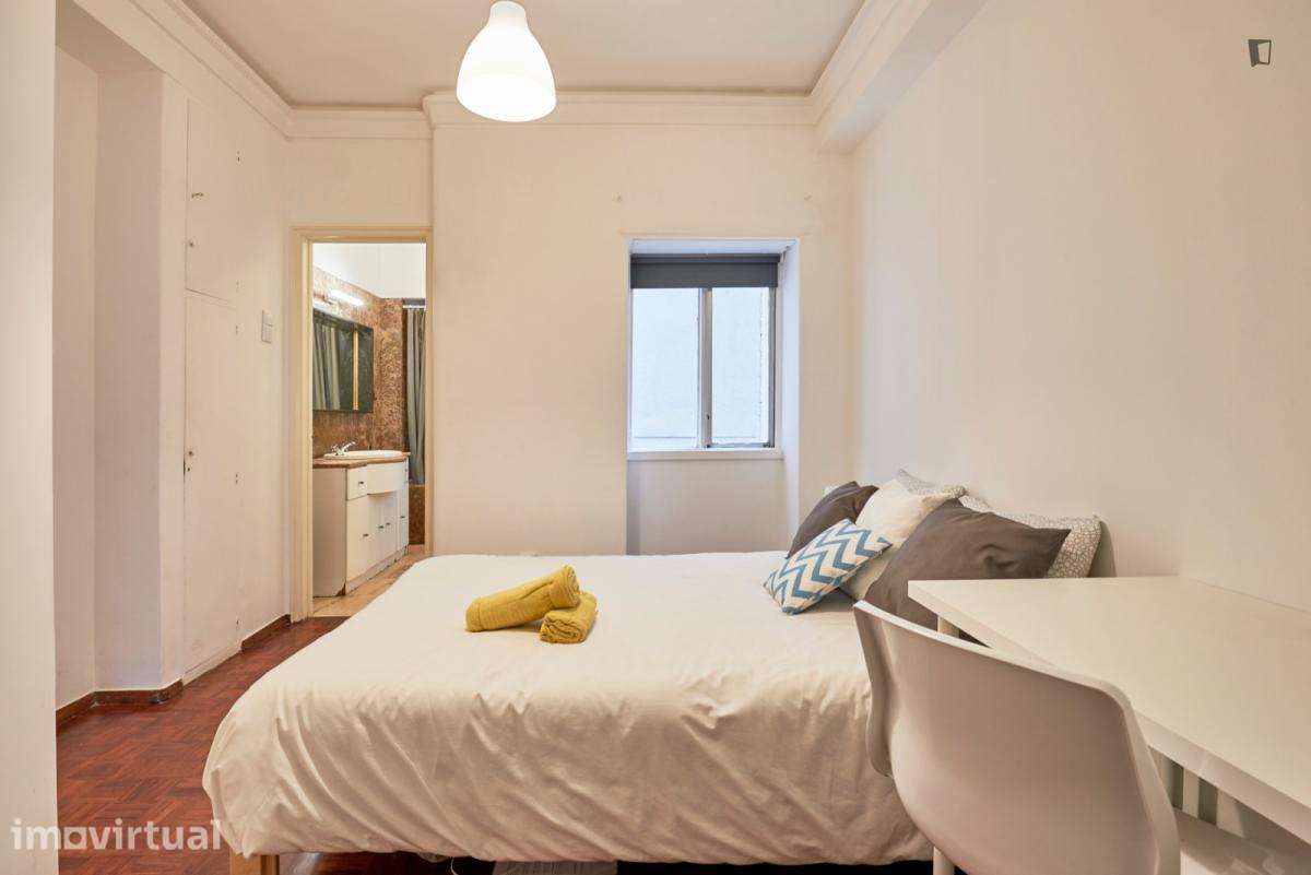 Quarto - localizado em Marquês de Pombal Lisbon - Grande imagem: 4/46
