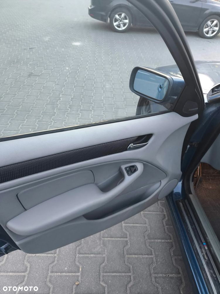 BMW Seria 3 325i Edition Sport - 12