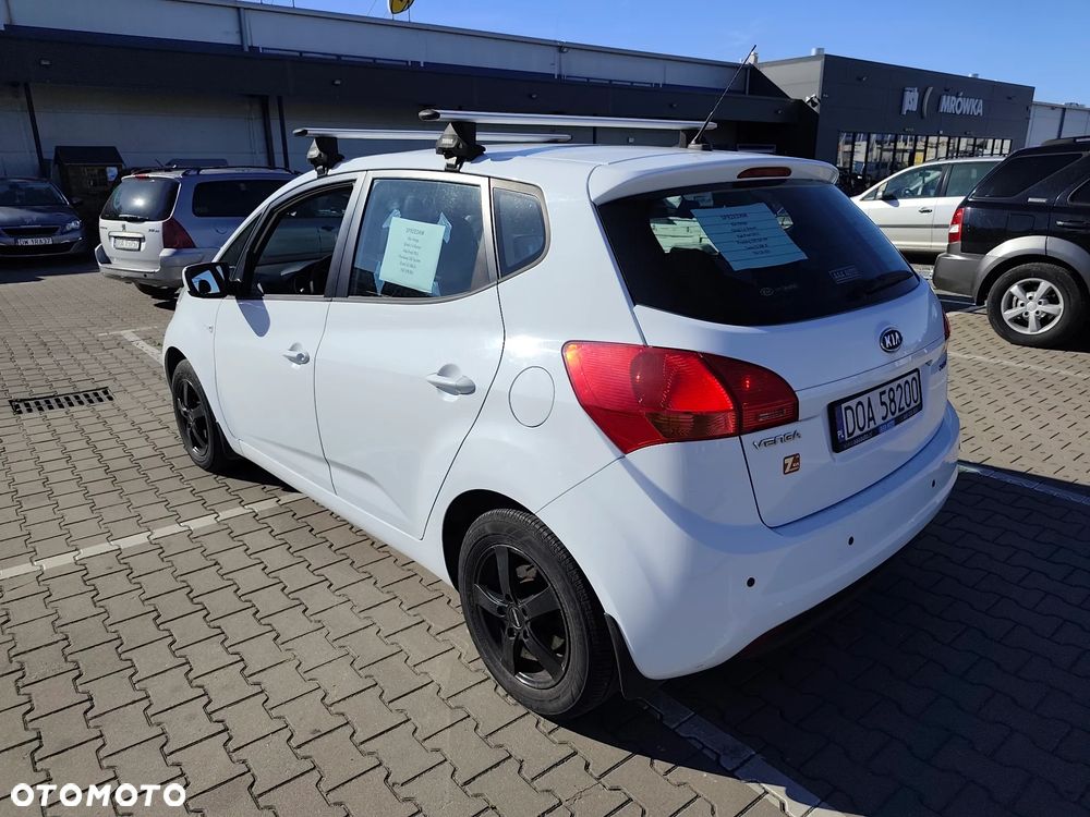 Kia Venga - 6