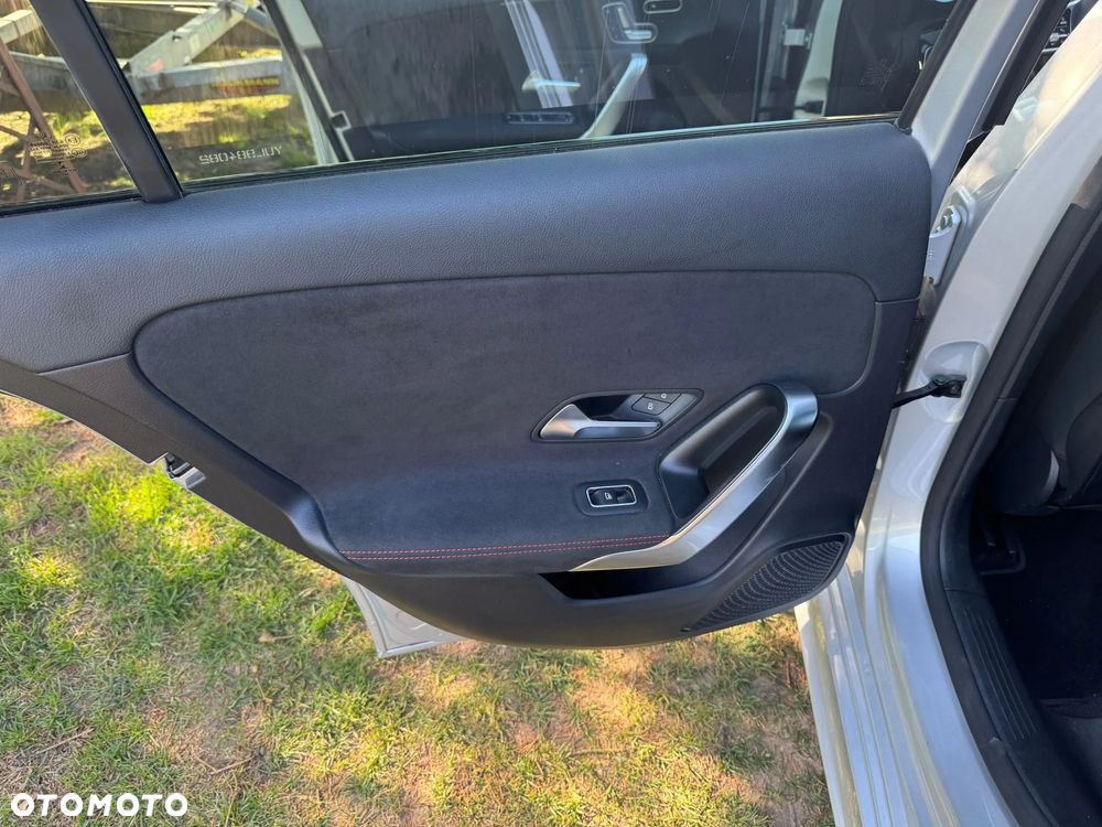 Mercedes-Benz Klasa A 250 4Matic 7G-DCT AMG Line - 14