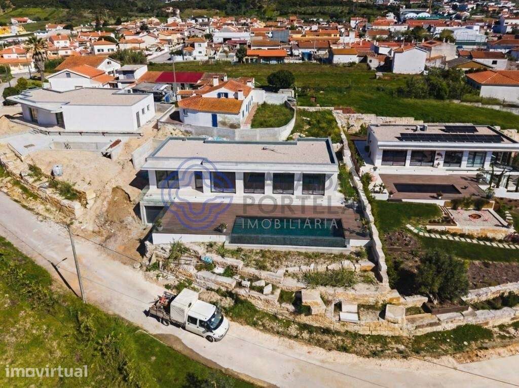 Moradia T4 com piscina e garagem na Amoreira - Grande imagem: 4/50