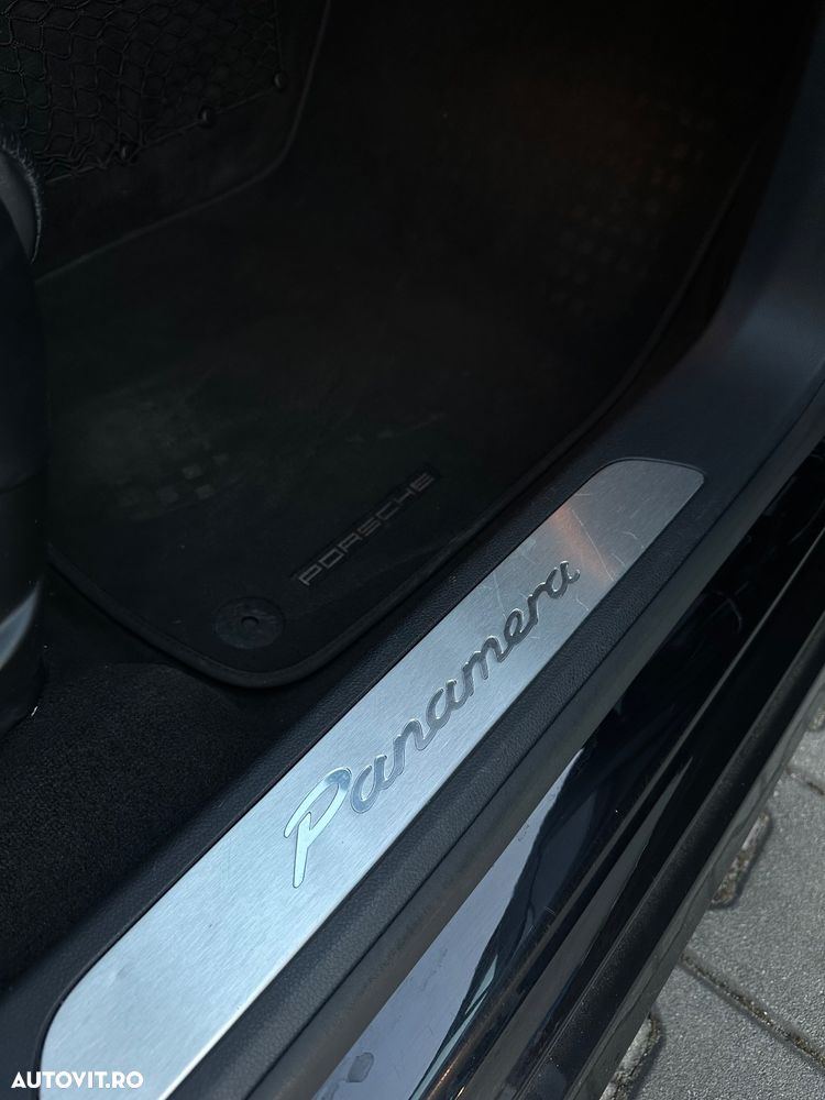 Porsche Panamera - 16