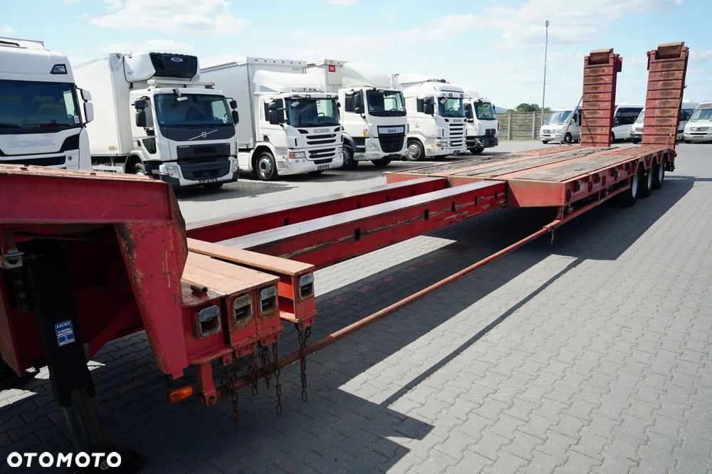 Louault / LAWETA NISKOPODWOZIOWA / ROZCIĄGANA  / 17 M / NAJAZDY HYDRAULICZNE / OŚ SKRĘTNA / 3 OSIE / - 13