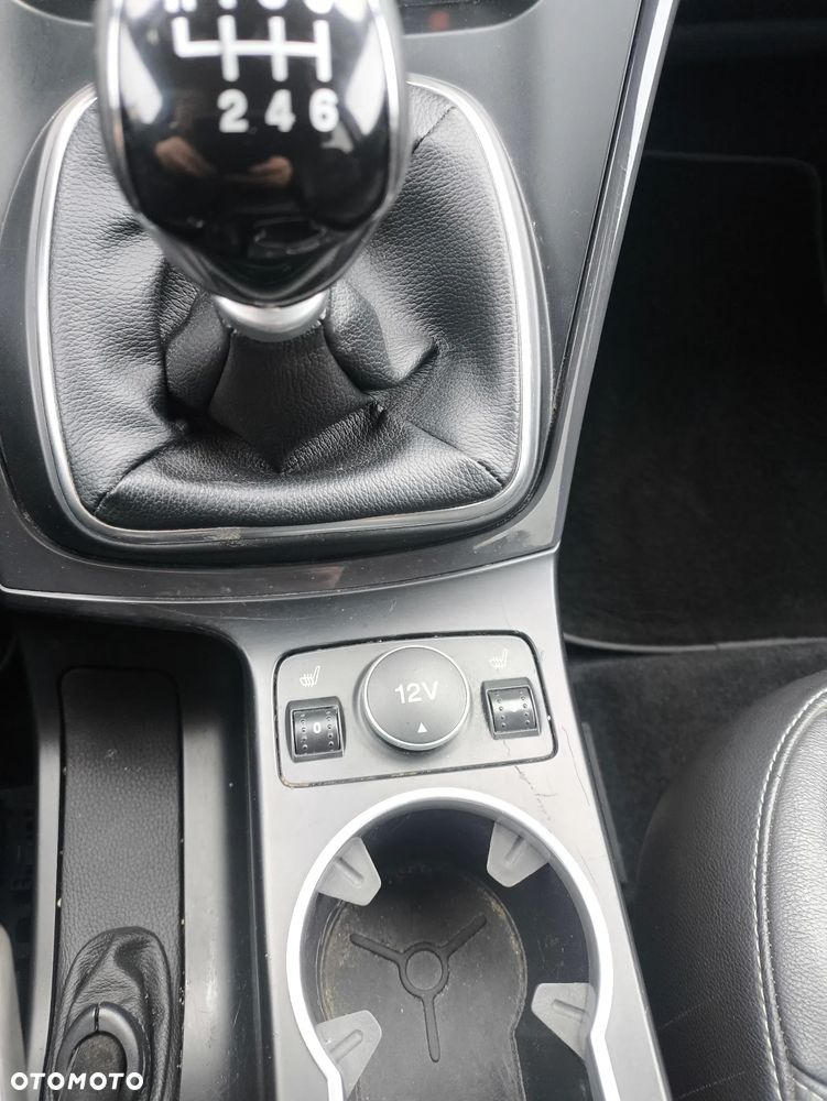 Ford Kuga - 25
