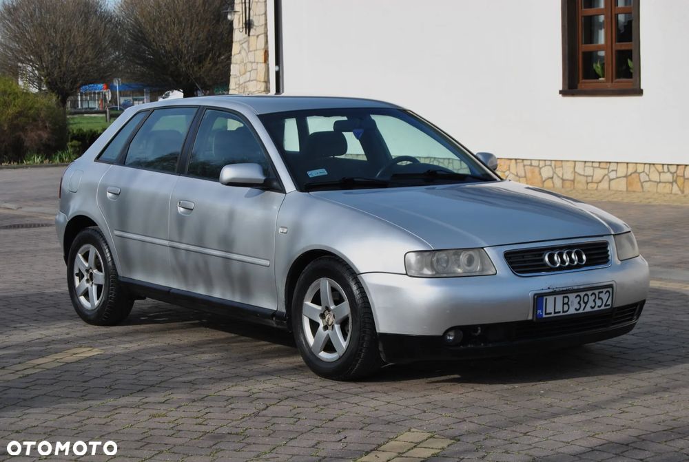 Audi A3 Sportback 1.9 TDI Ambiente - 2