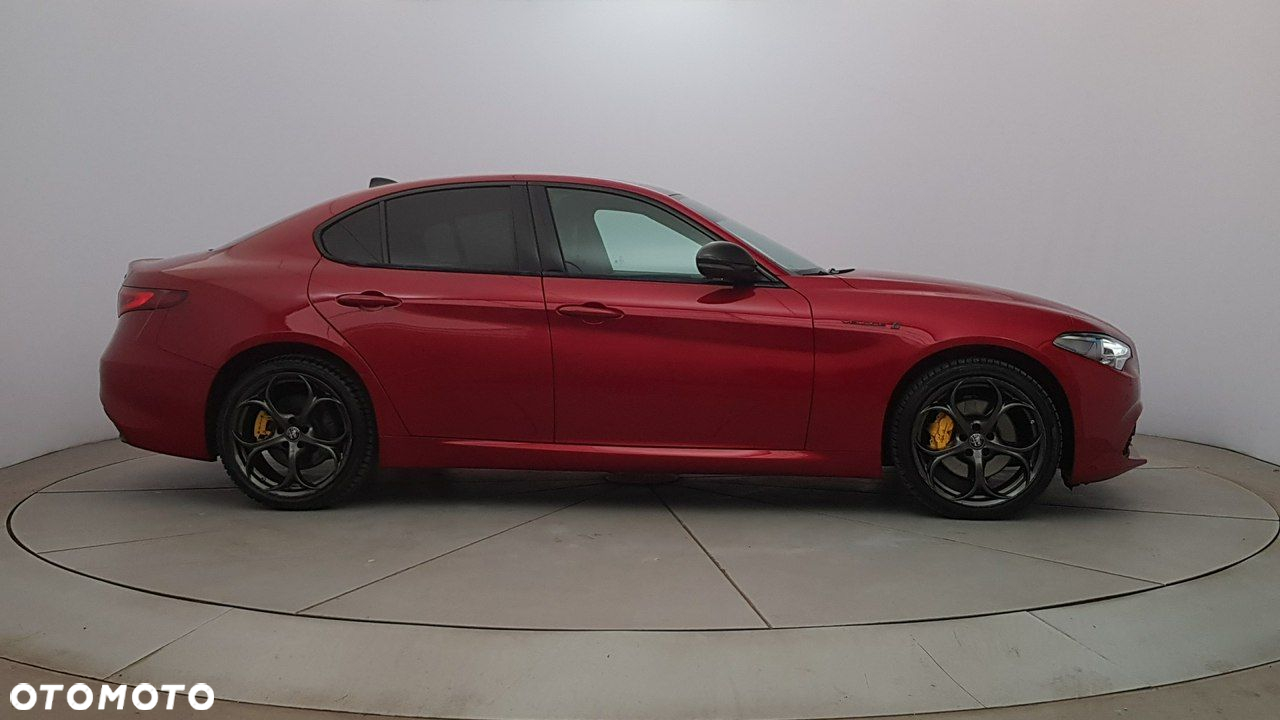 Alfa Romeo Giulia - 8