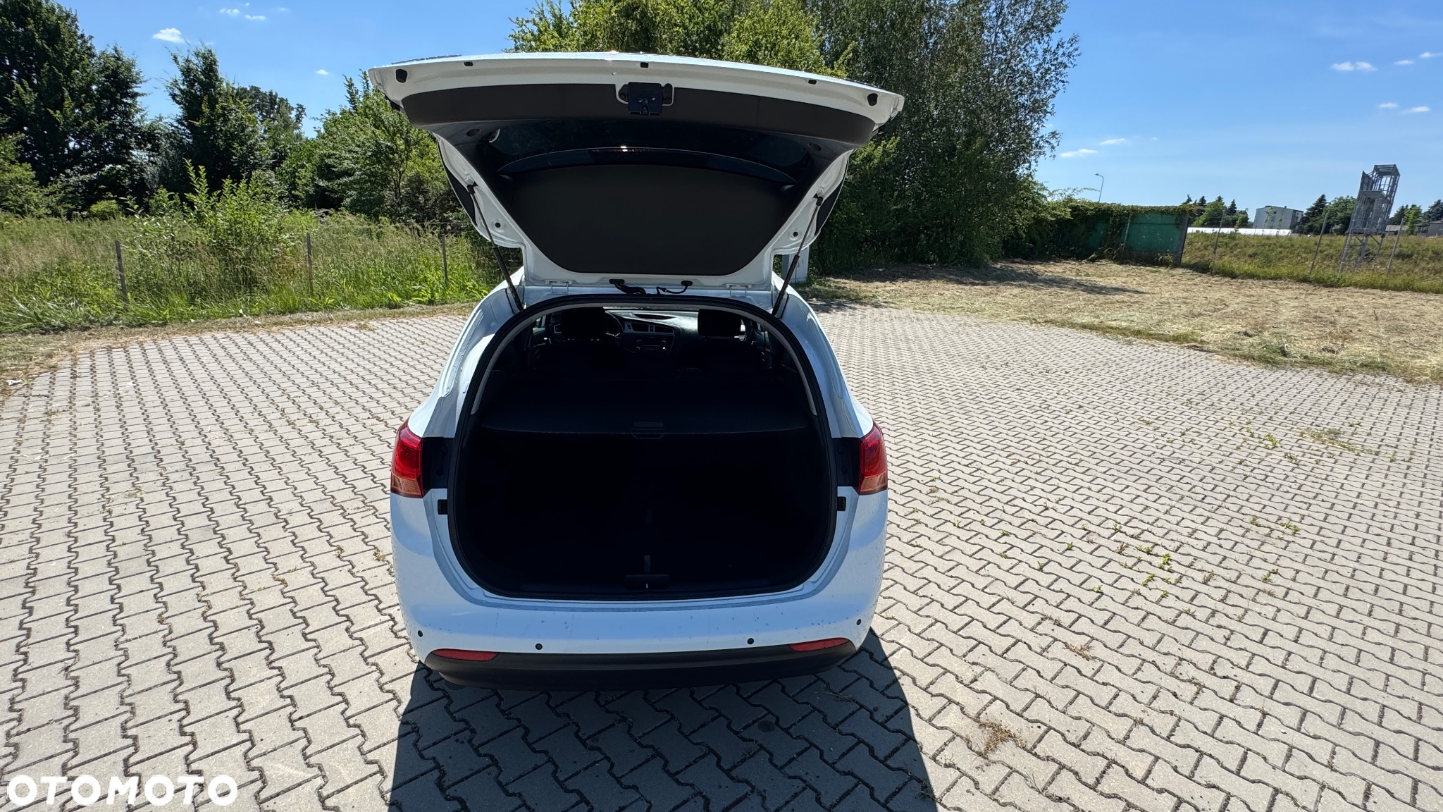 Kia Ceed - 12