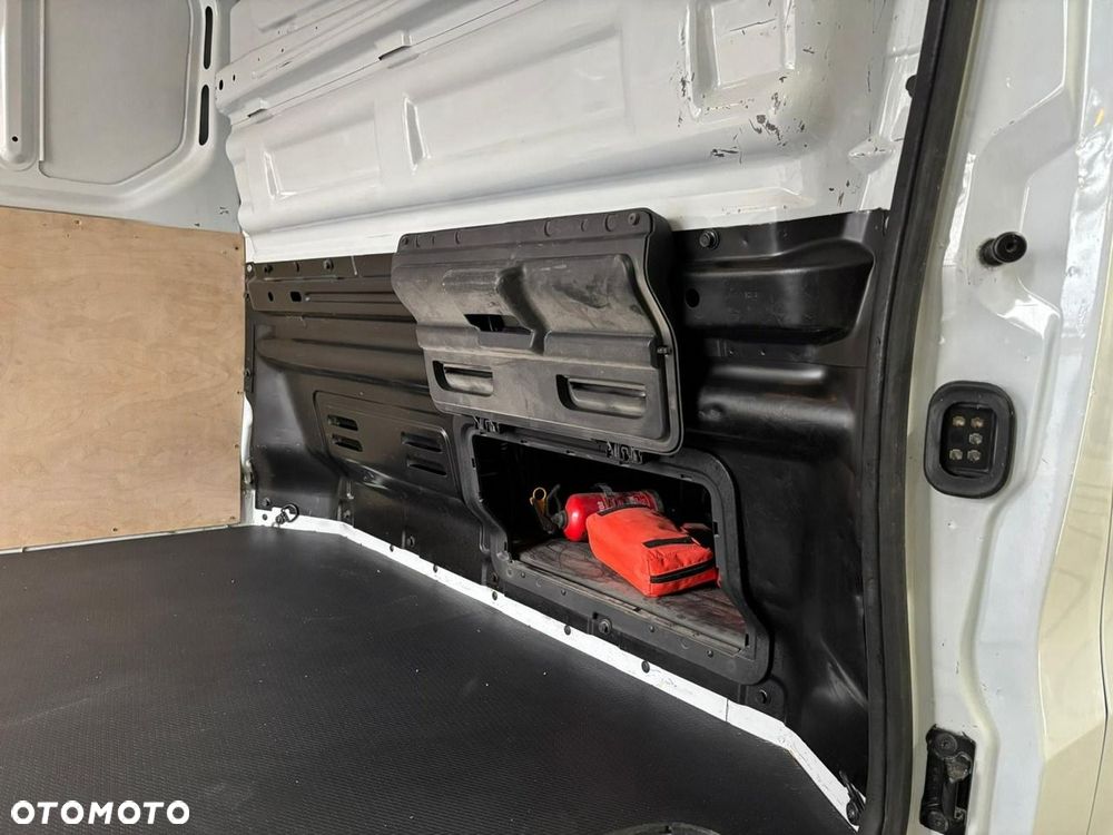 Opel Vivaro - 19