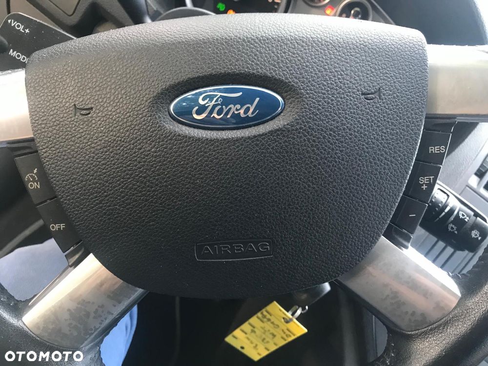 Ford C-MAX 1.8 Titanium - 4