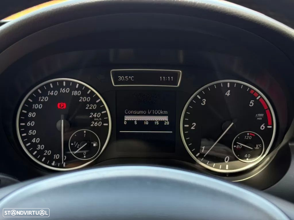 Mercedes-Benz A 180 CDI (BlueEFFICIENCY) Urban - 23
