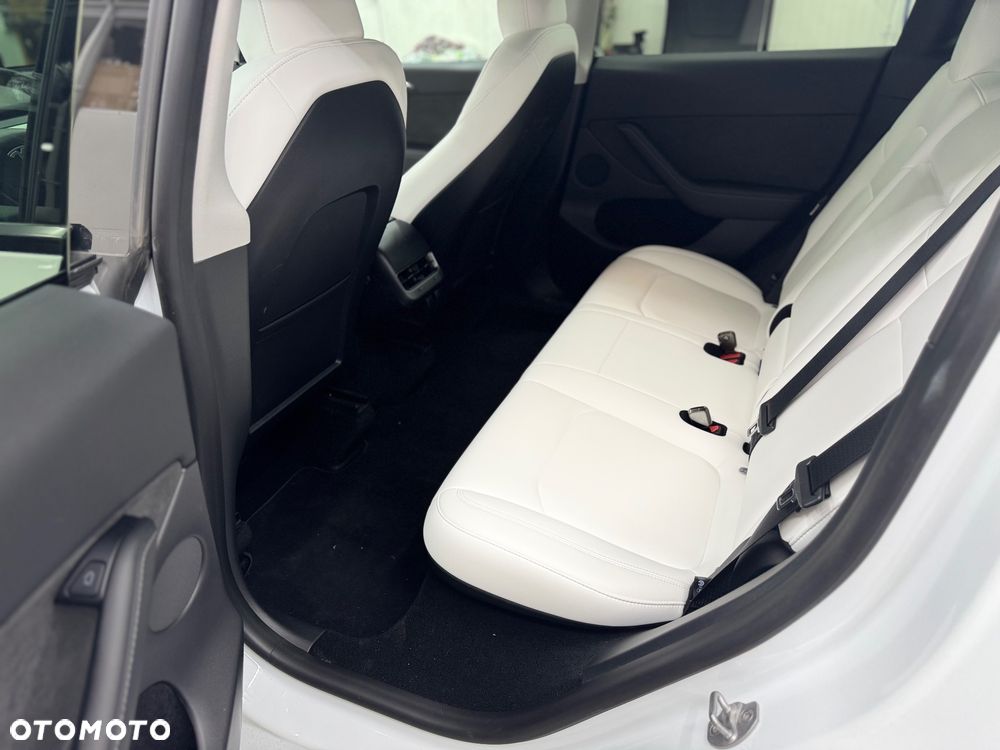 Tesla Model Y RWD - 16