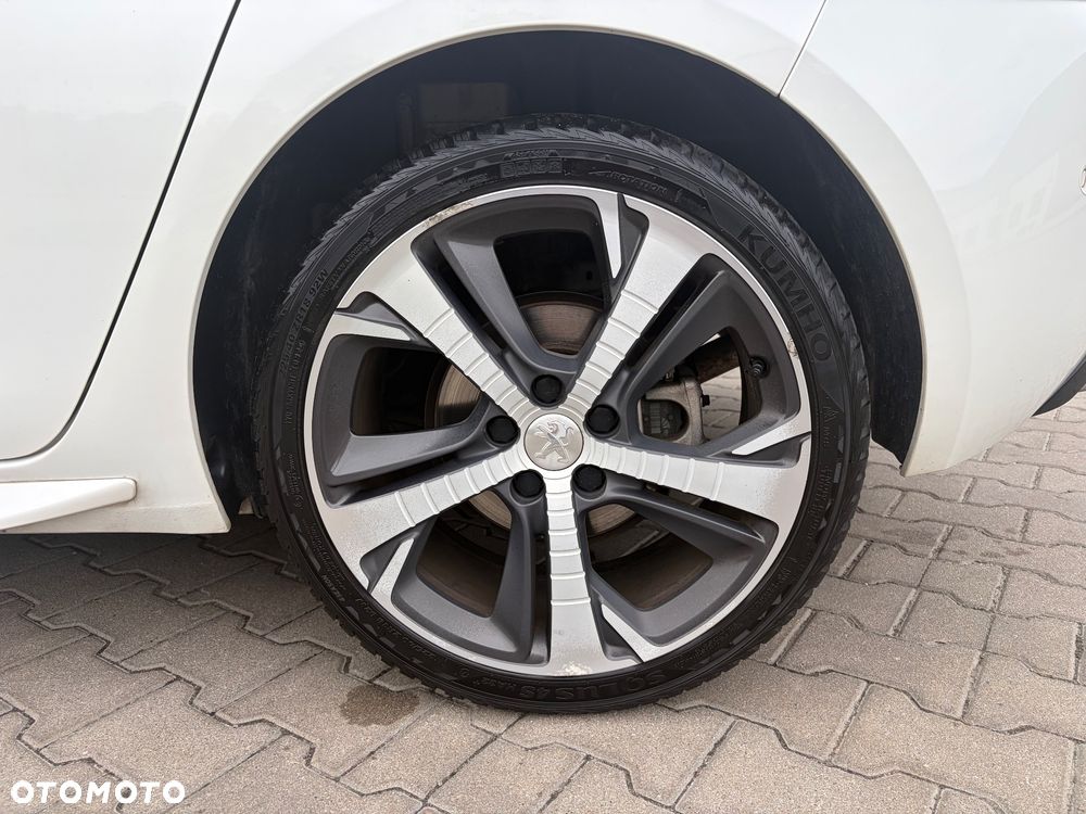 Peugeot 308 1.2 PureTech GPF GT Pack S&S - 11