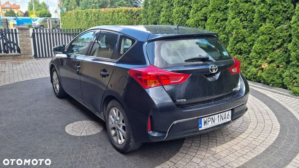 Toyota Auris - 4