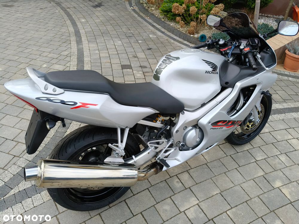 Honda CBR - 6