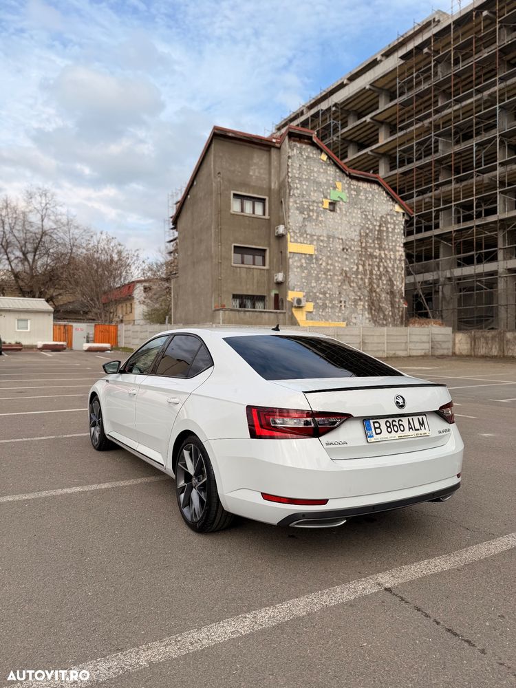 Skoda Superb 2.0 TDI DSG Sportline - 6