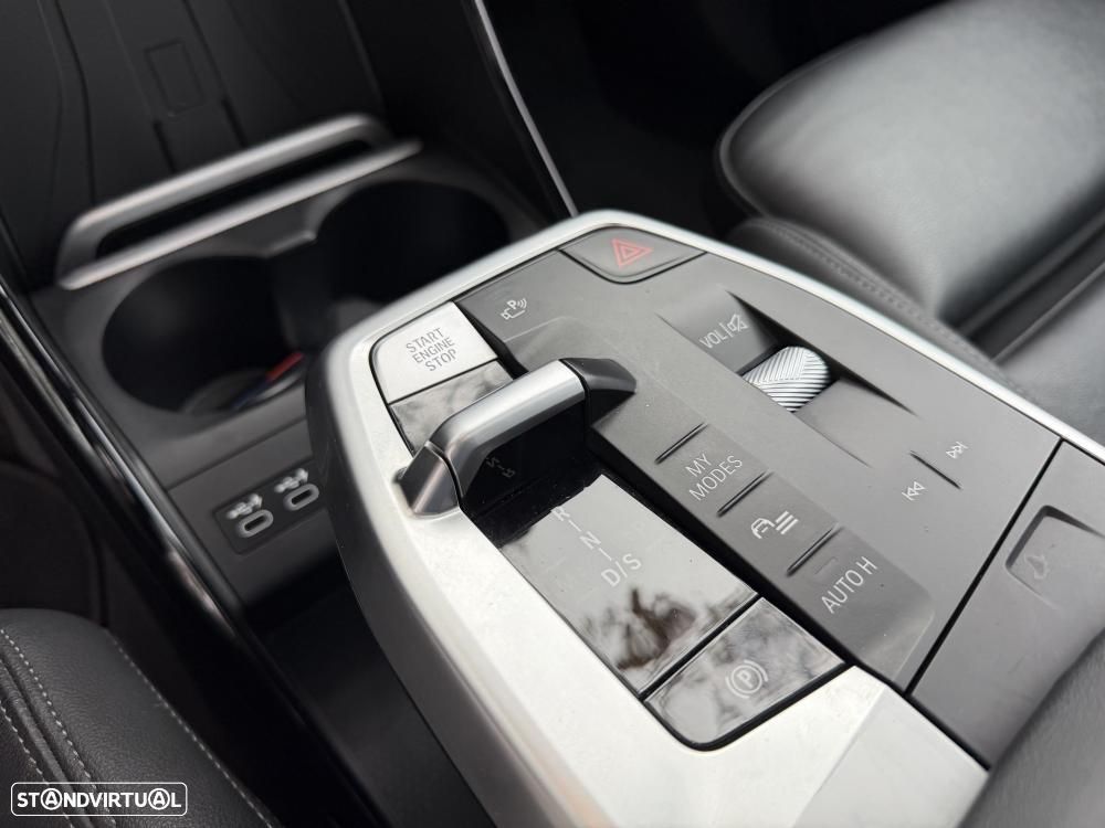 BMW 218 Active Tourer i Pack M Auto - 27