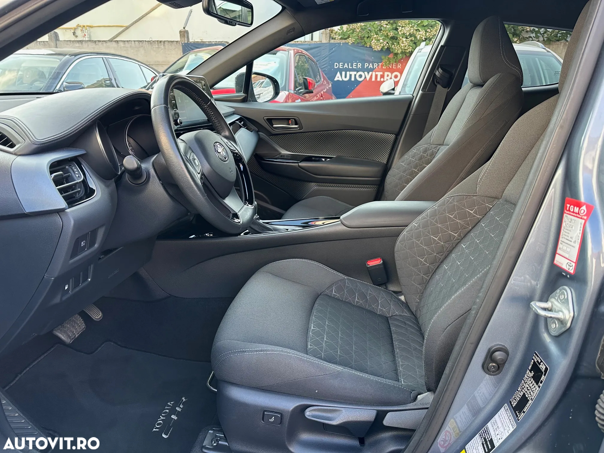 Toyota C-HR 2.0 HSD 184 CP 4x2 CVT Classy Bi-Tone - 20