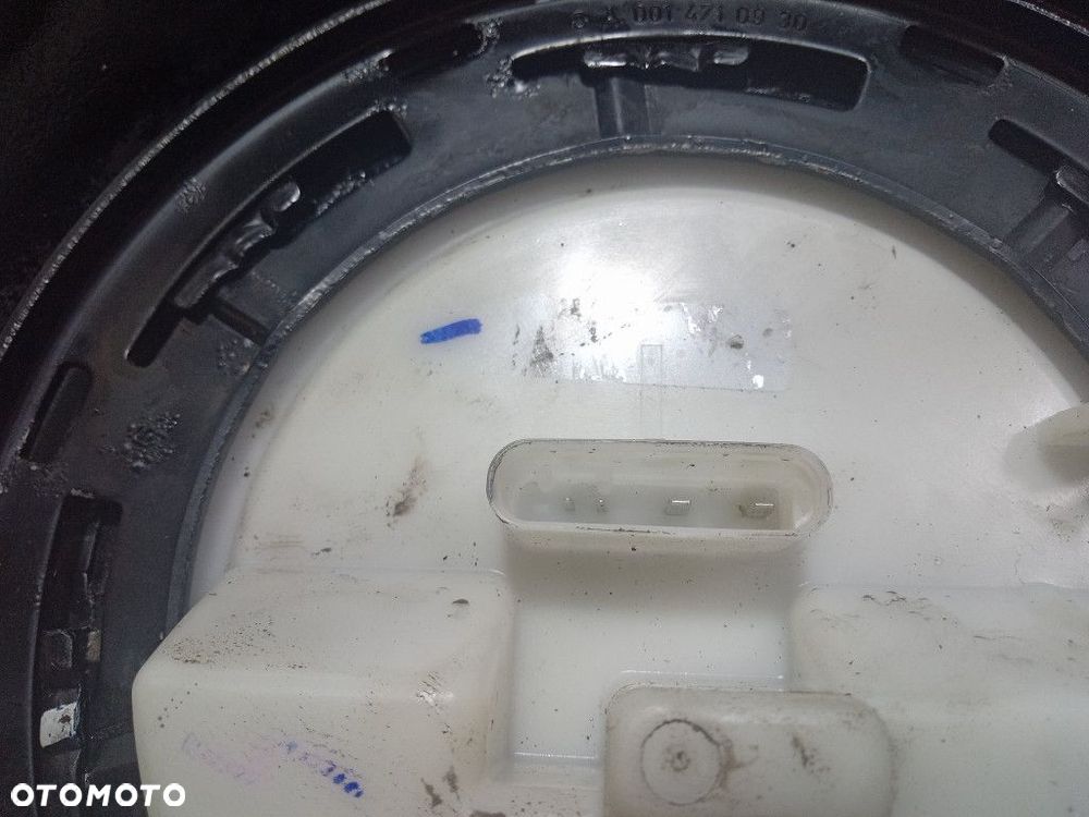 C W204 2.2 CDI KOMBI ZBIORNIK PALIWA A2044708301 - 4