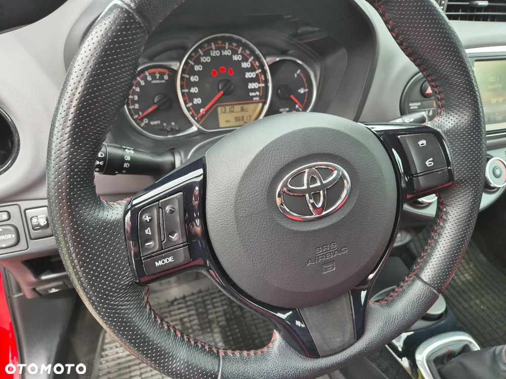Toyota Yaris 1.33 VVT-i Lounge - 12