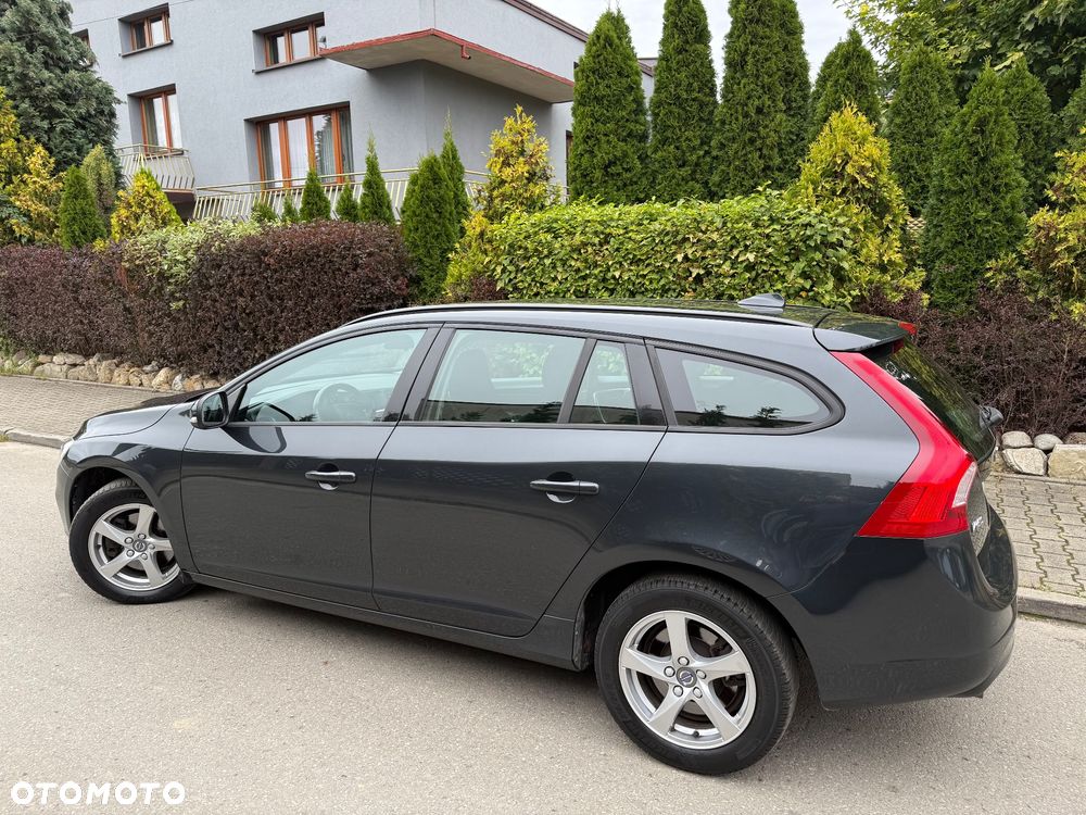 Volvo V60 D2 Momentum - 4
