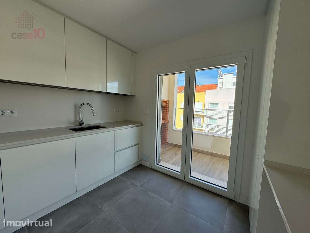 T4 duplex, com excelente terraço, para arrendar no Montijo - Grande imagem: 5/25