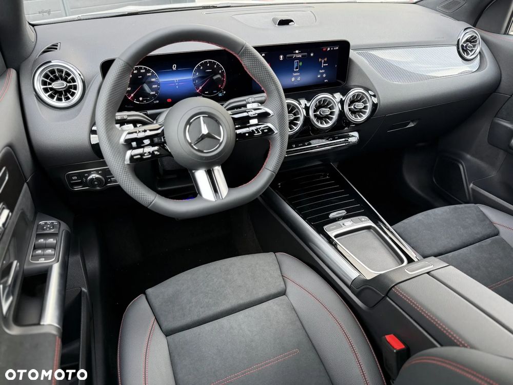 Mercedes-Benz GLA - 15