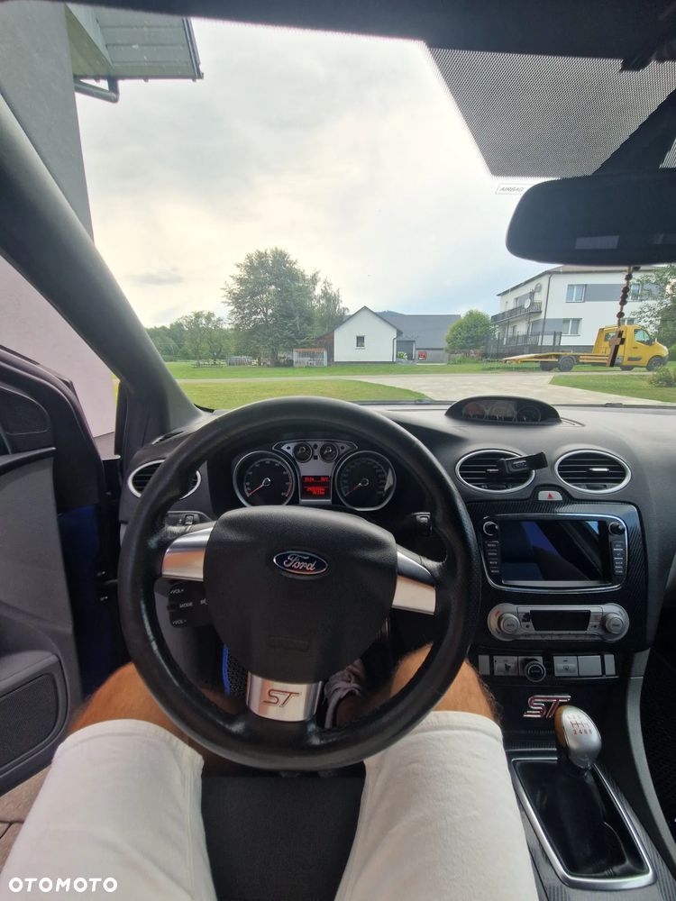 Ford Focus ST - 9