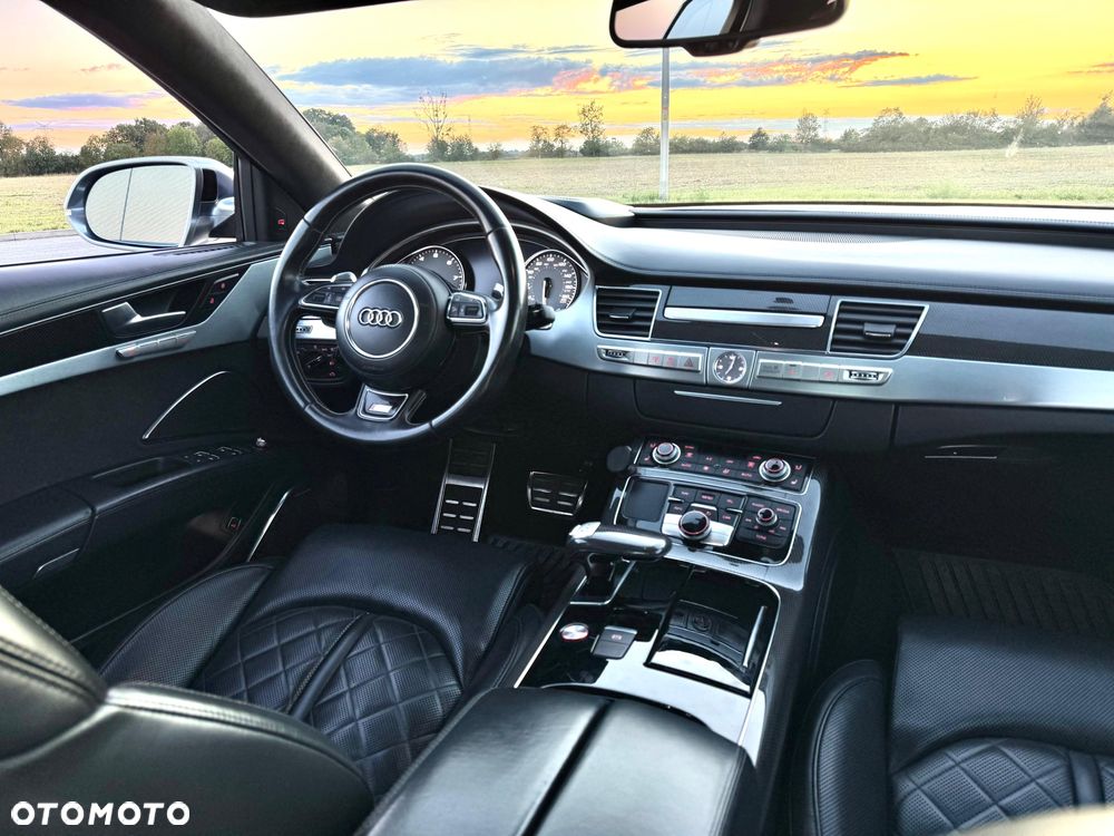 Audi S8 - 13