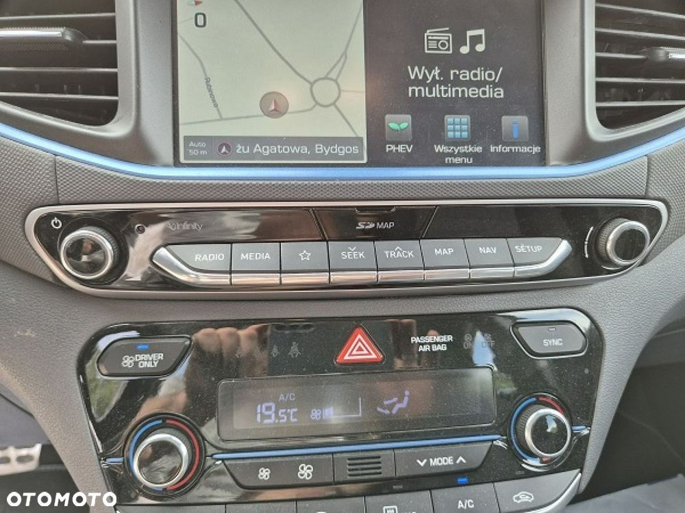 Hyundai IONIQ - 33