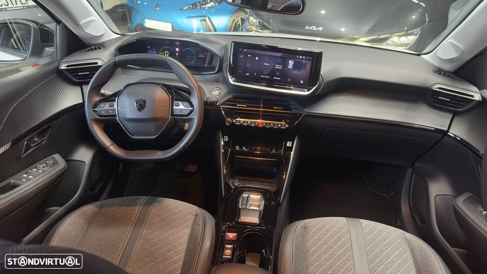 Peugeot e-208 Allure - 42