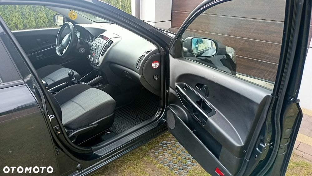 Kia Ceed 1.4 Comfort - 14