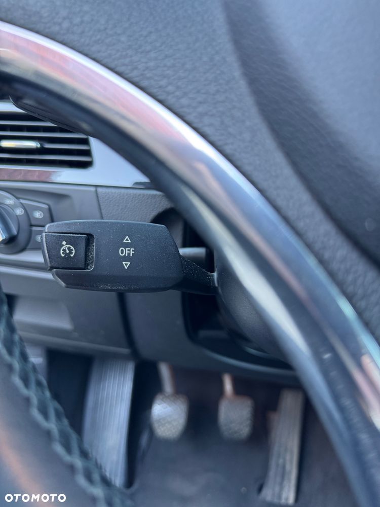 BMW Seria 3 320d - 25