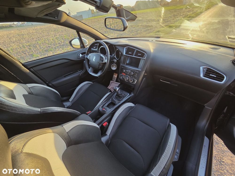 Citroën DS4 BlueHDi 150 S&S Urban Show - 19