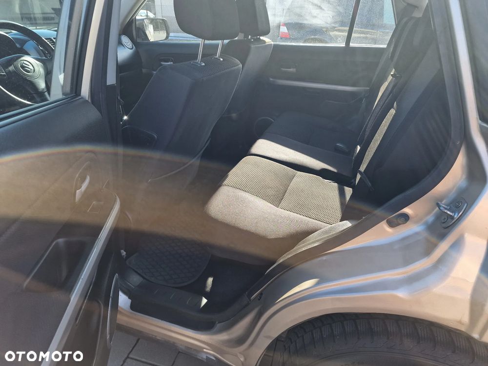 Suzuki Grand Vitara - 11