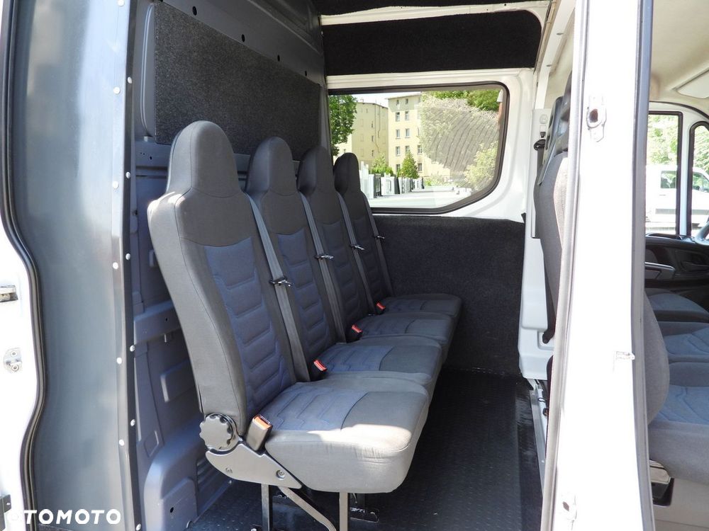 Iveco DAILY 35S16 FURGON BRYGADÓWKA 7 MIEJSC TEMPOMAT KLIMATYZACJA  160KM - 39