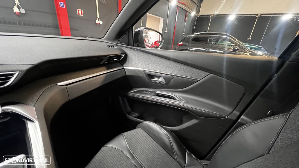 Peugeot 5008 1.6 BlueHDi GT Line - 52