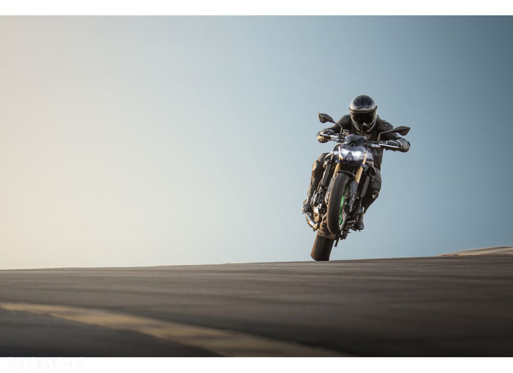 Kawasaki Z 900 - 10