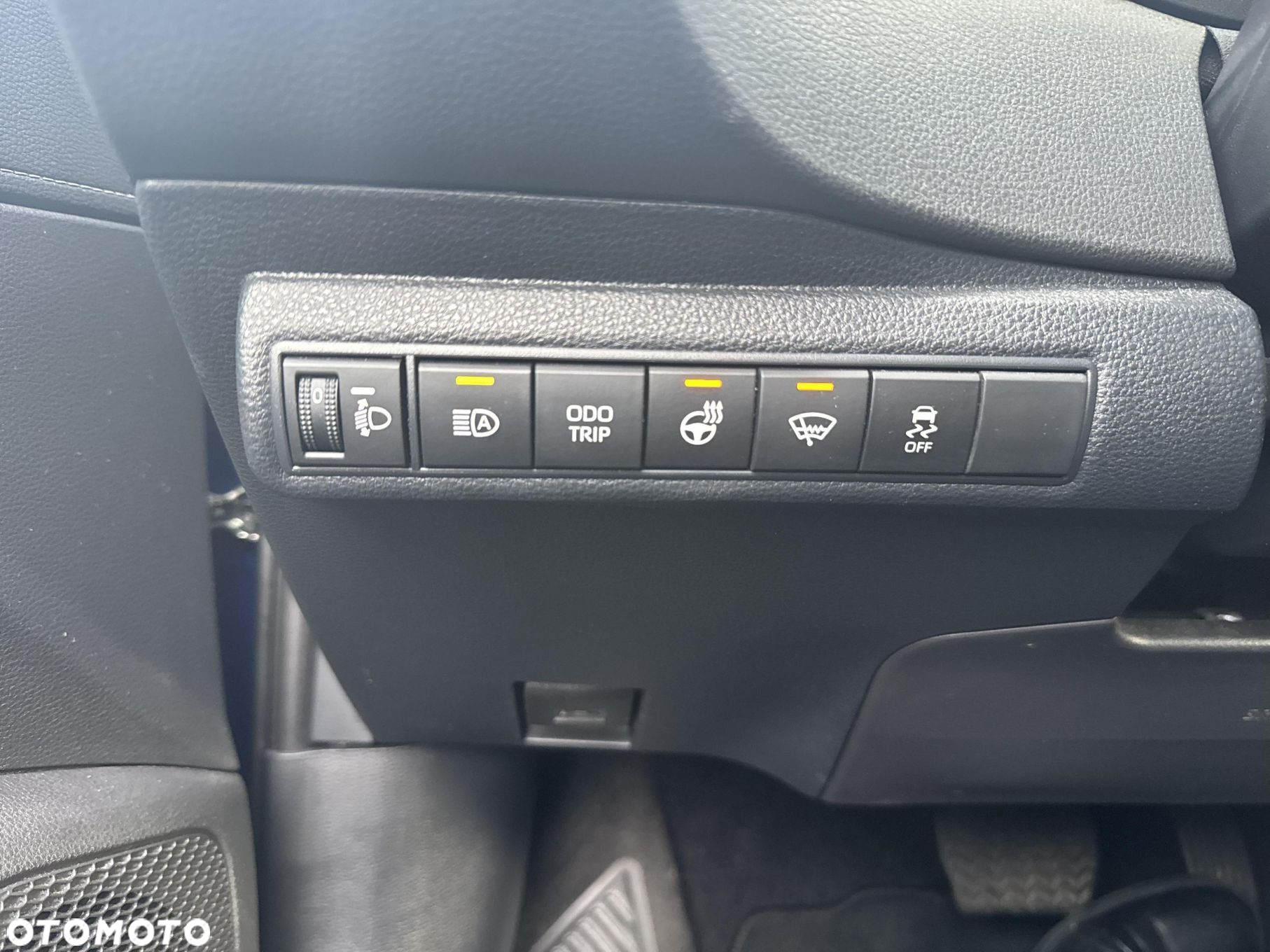 Toyota Corolla 1.8 Hybrid Comfort - 17
