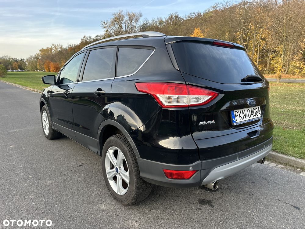 Ford Kuga 2.0 TDCi 2x4 Titanium - 4