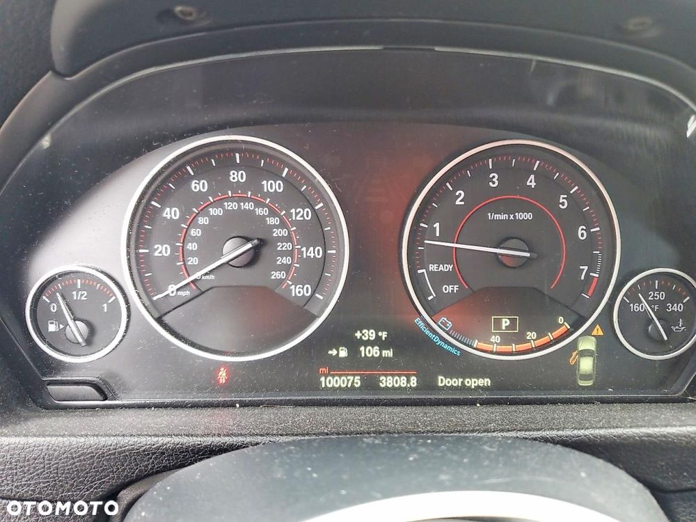 BMW Seria 3 330i xDrive M Sport - 9