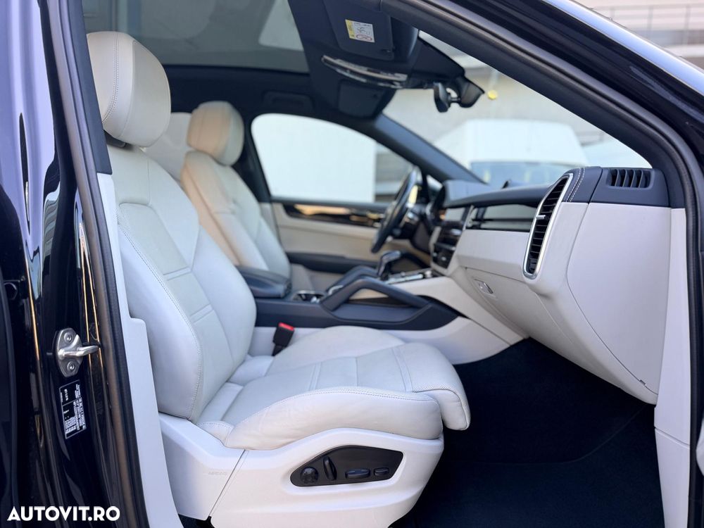 Porsche Cayenne Coupe E-Hybrid Tiptronic S - 11