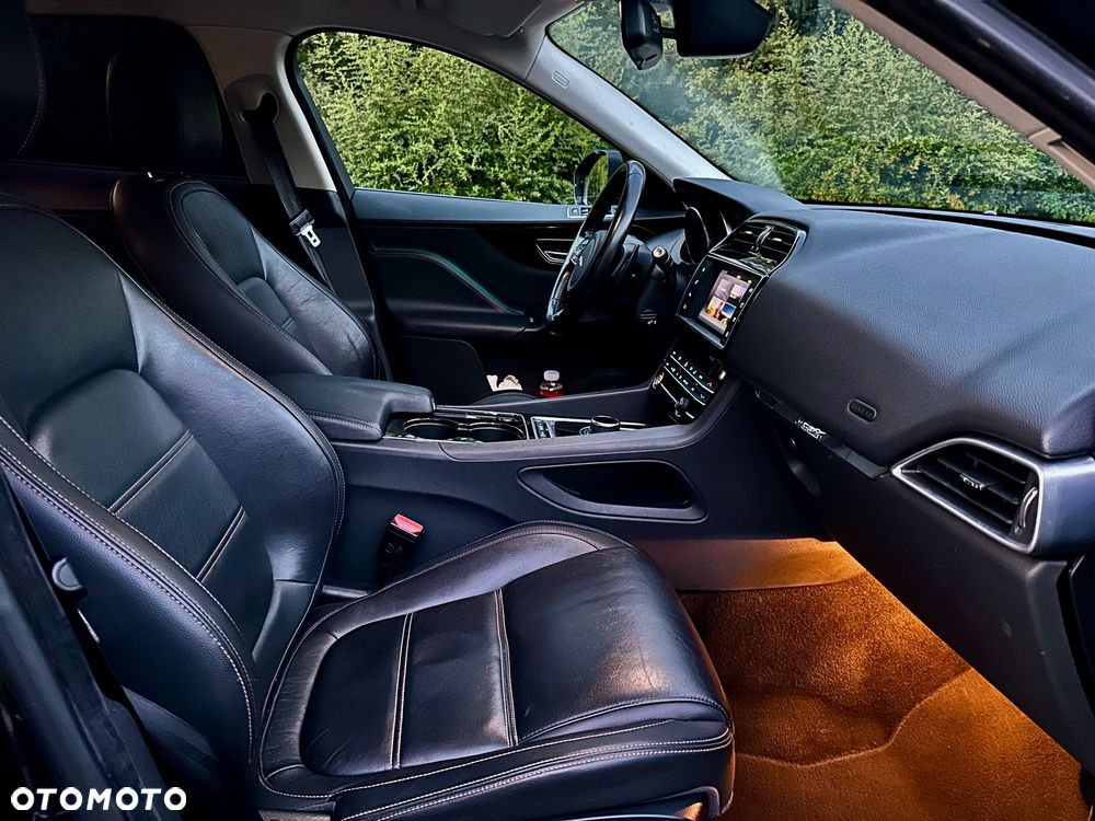 Jaguar F-Pace 2.0 i4D AWD Prestige - 24