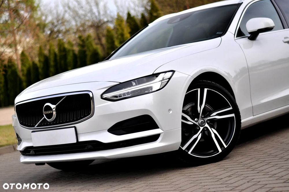 Volvo V90 D4 SCR Momentum Pro - 2