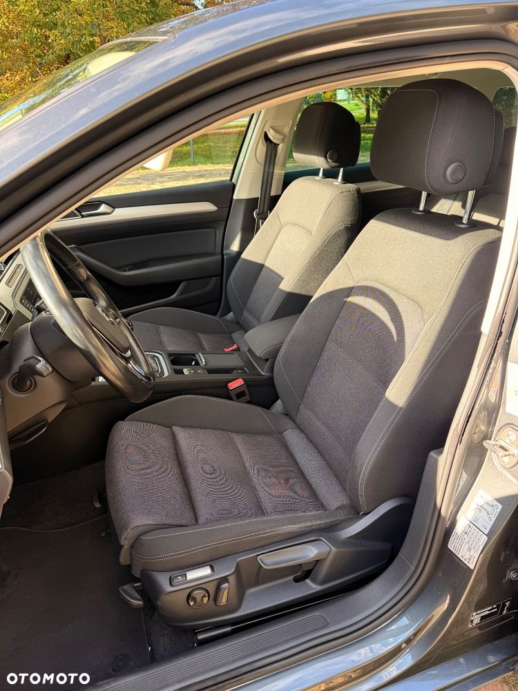 Volkswagen Passat 2.0 TDI SCR (BlueMotion Technology) Comfortline - 10