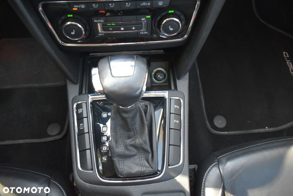 Skoda Superb 3.6 V6 4x4 DSG Elegance - 15