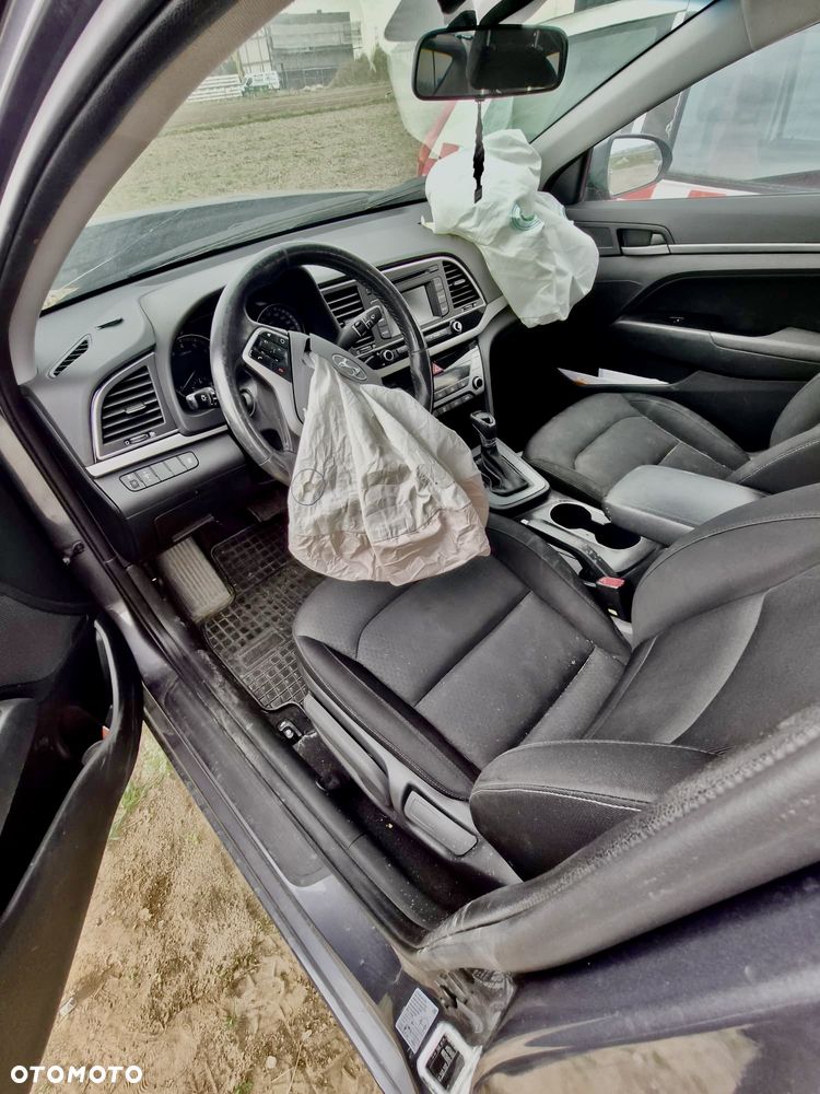 Hyundai Elantra 1.6 Classic + - 5